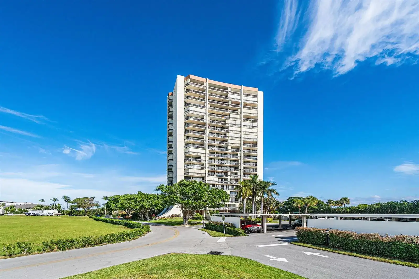 2425 Presidential Way, West Palm Beach FL 33401 photo 5