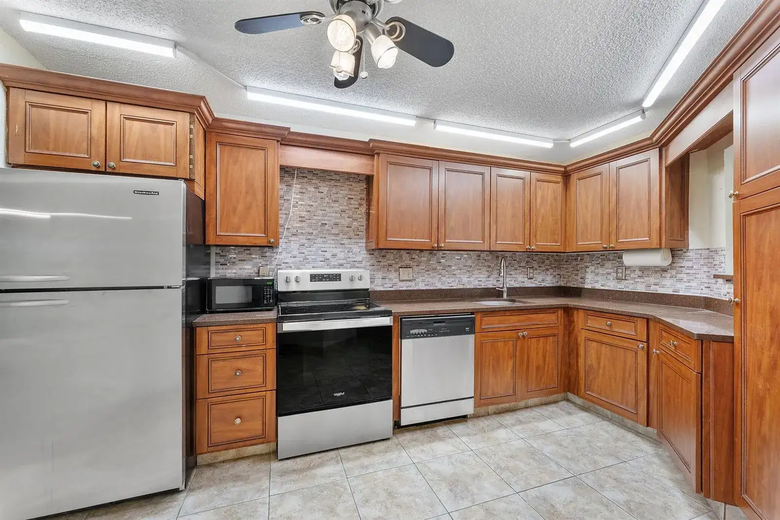 5800 Camino Del Sol # 102, Boca Raton FL 33433 photo 4