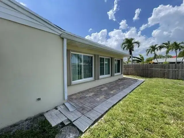 180 SW 77th Avenue, Margate FL 33068 photo 3
