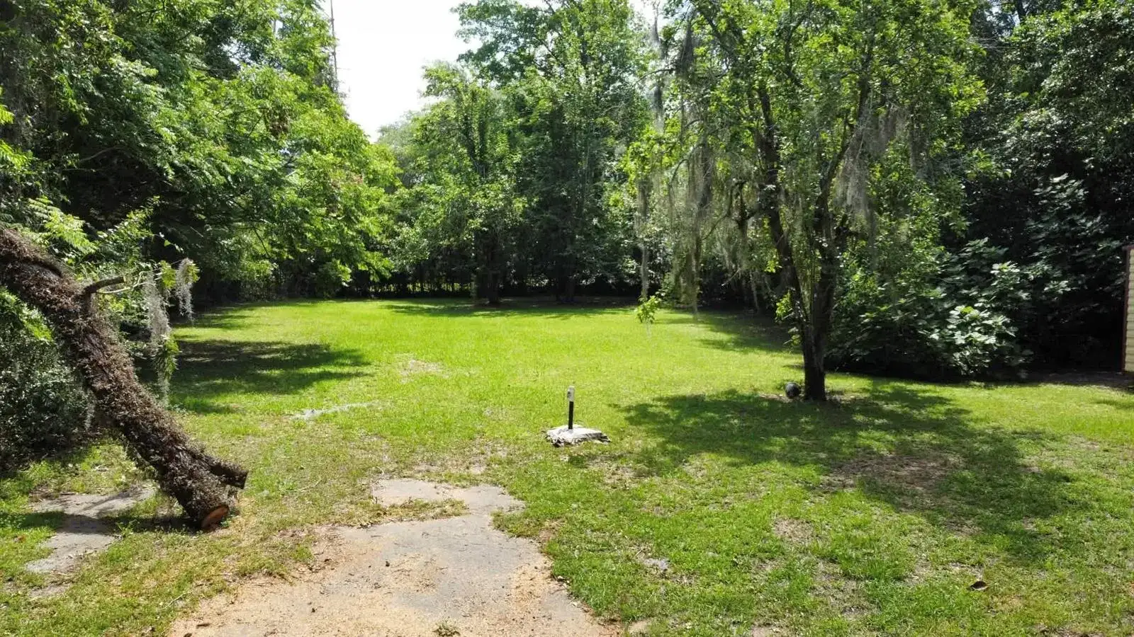25 Madison Street, FL 32324 photo 3