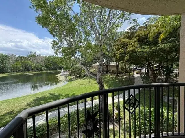 100 Crestwood Court N # 108, Royal Palm Beach FL 33411 photo 2
