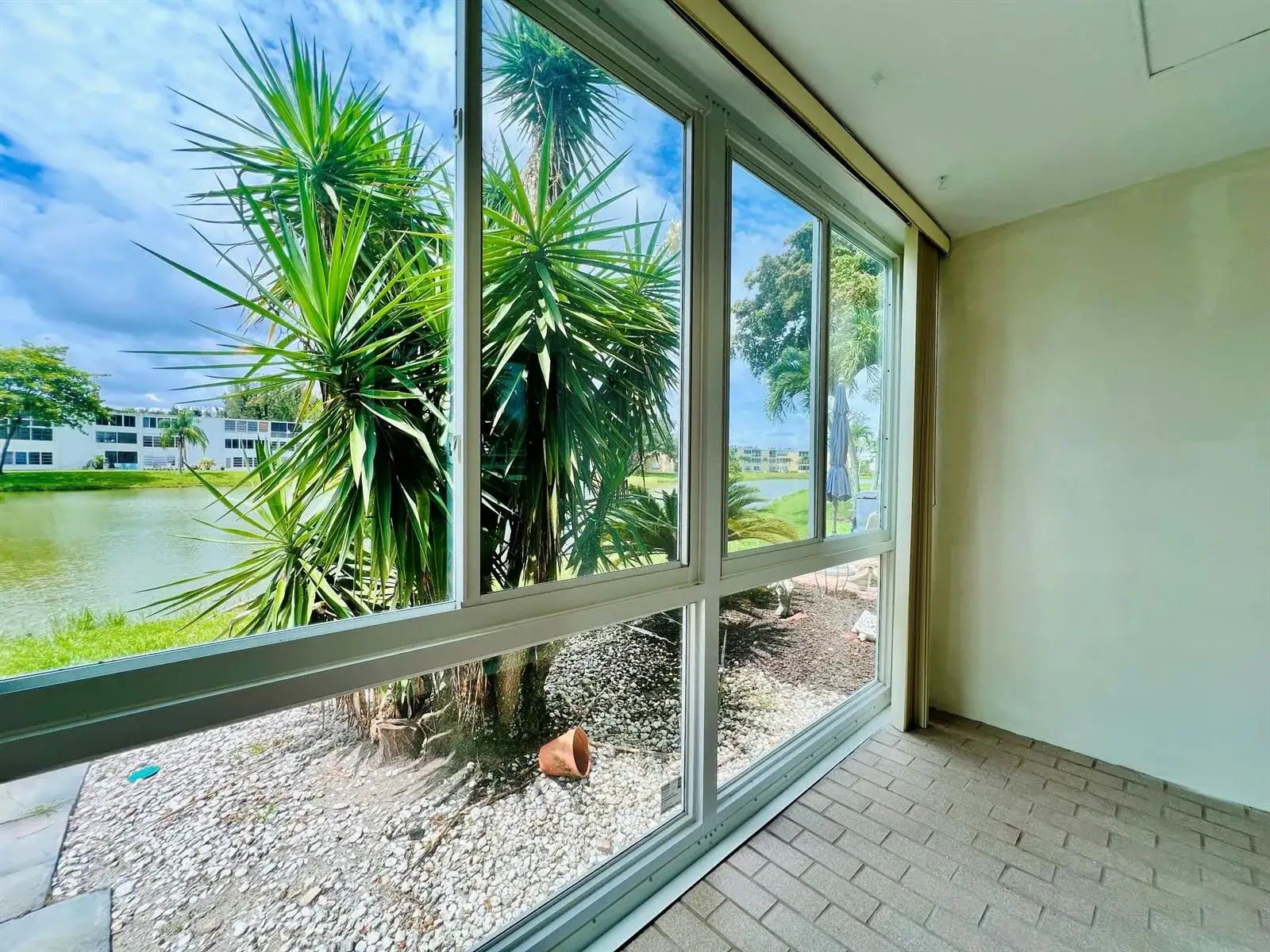 107 Wellington D, West Palm Beach FL 33417 photo 2
