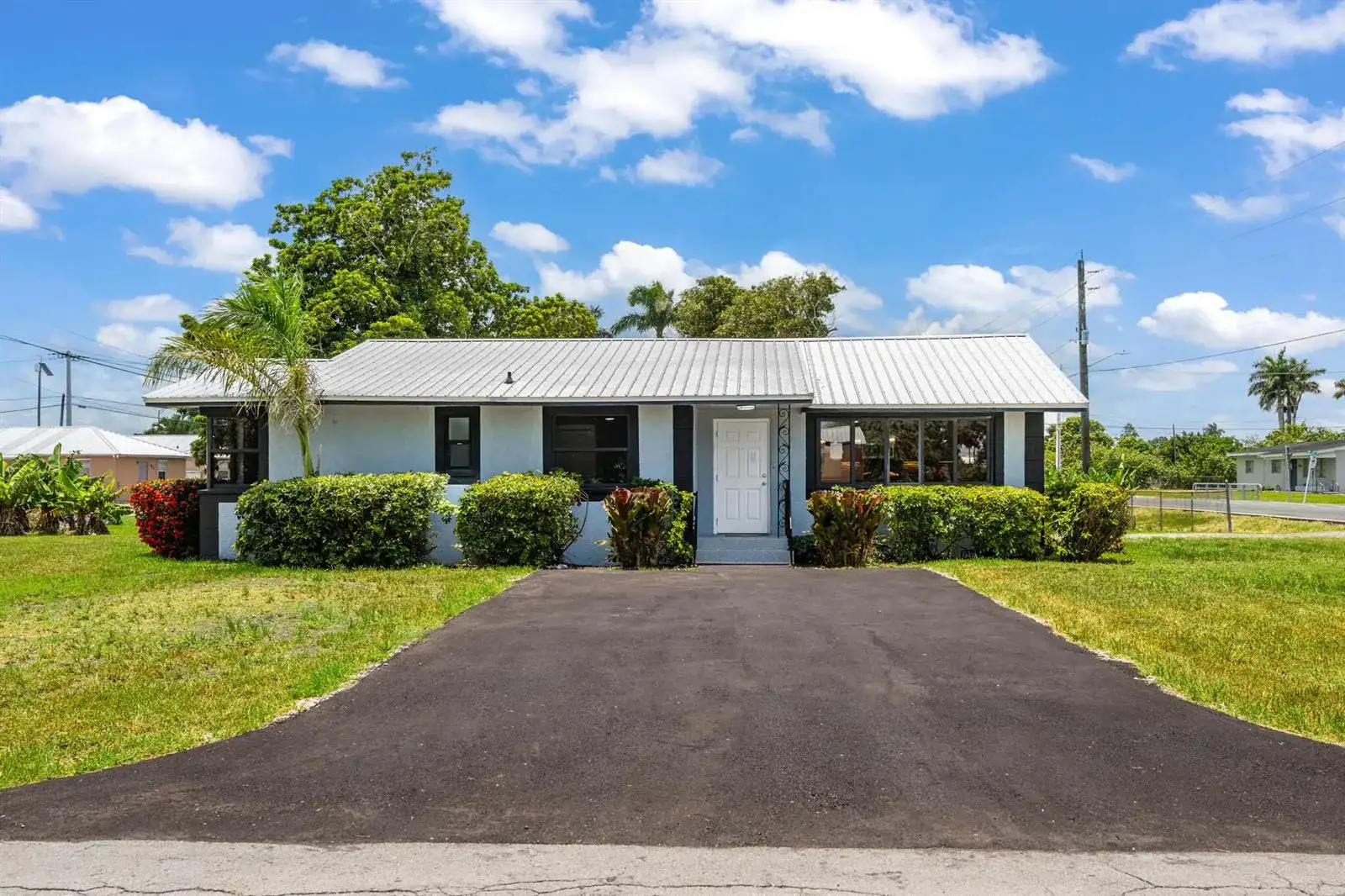 24 NW Avenue I, Belle Glade FL 33430