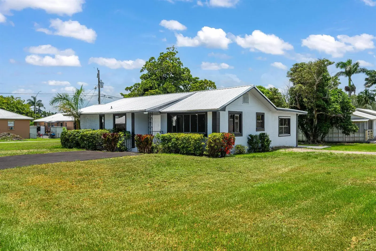24 NW Avenue I, Belle Glade FL 33430