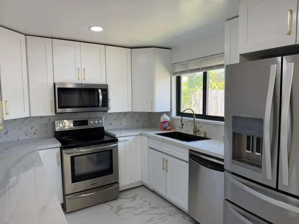 160 SE 15th Avenue Unit A, Pompano Beach FL 33060 photo 2