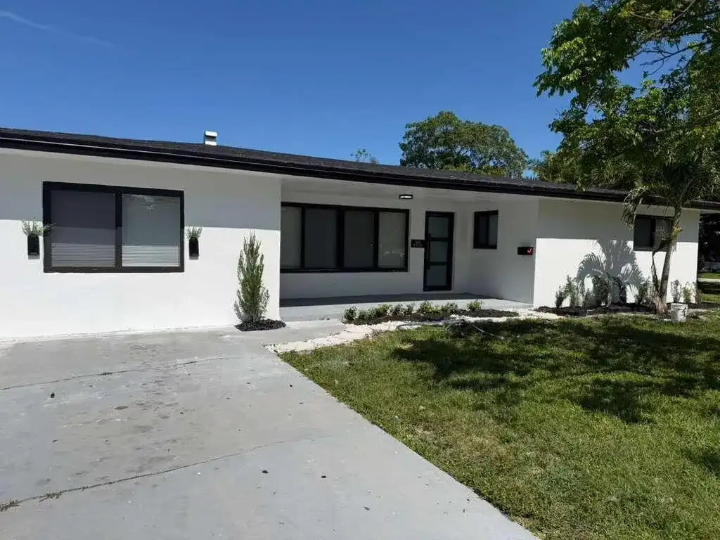 160 SE 15th Avenue Unit B, Pompano Beach FL 33060
