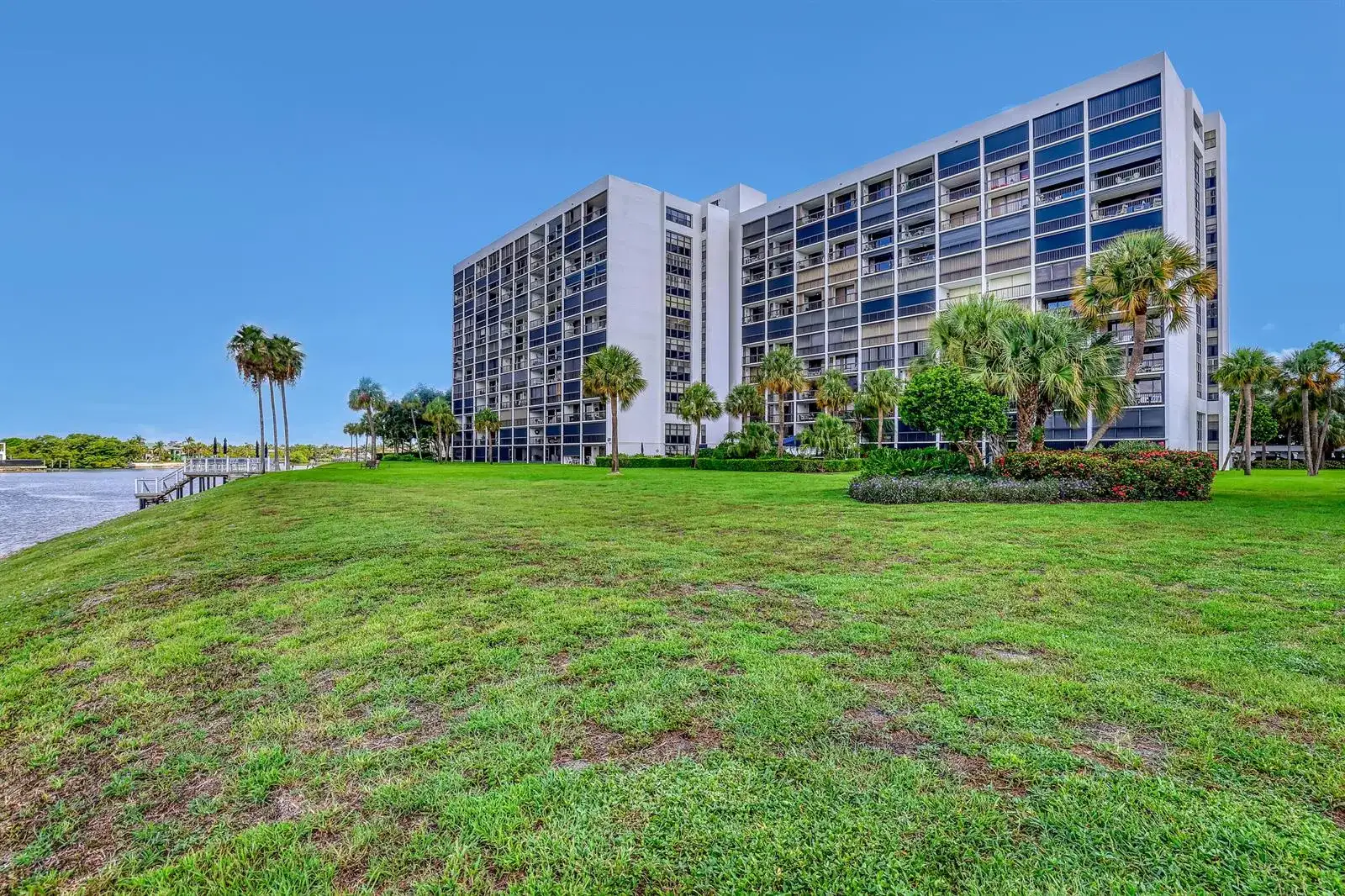 356 Golfview Road # 403, North Palm Beach FL 33408 photo 2
