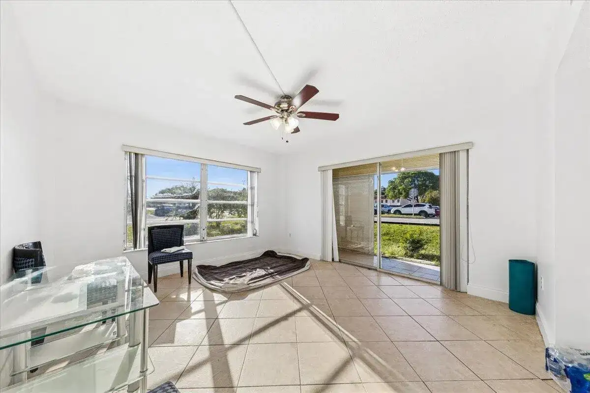 4156 Inverrary Drive, Lauderhill FL 33319 photo 5