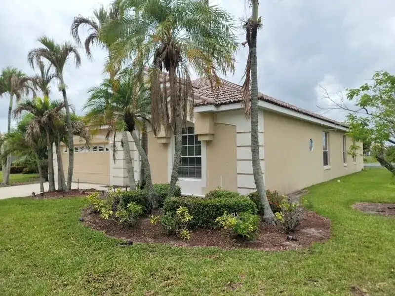 895 SW Lake Charles Circle, Port St. Lucie FL 34986 photo 3