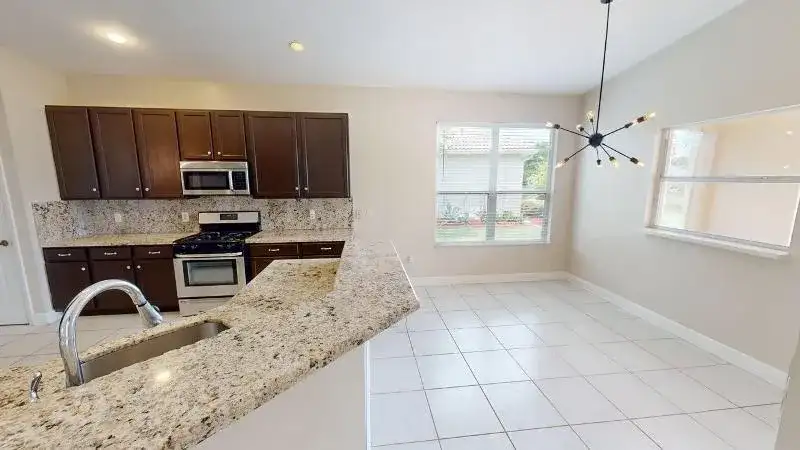 895 SW Lake Charles Circle, Port St. Lucie FL 34986 photo 5