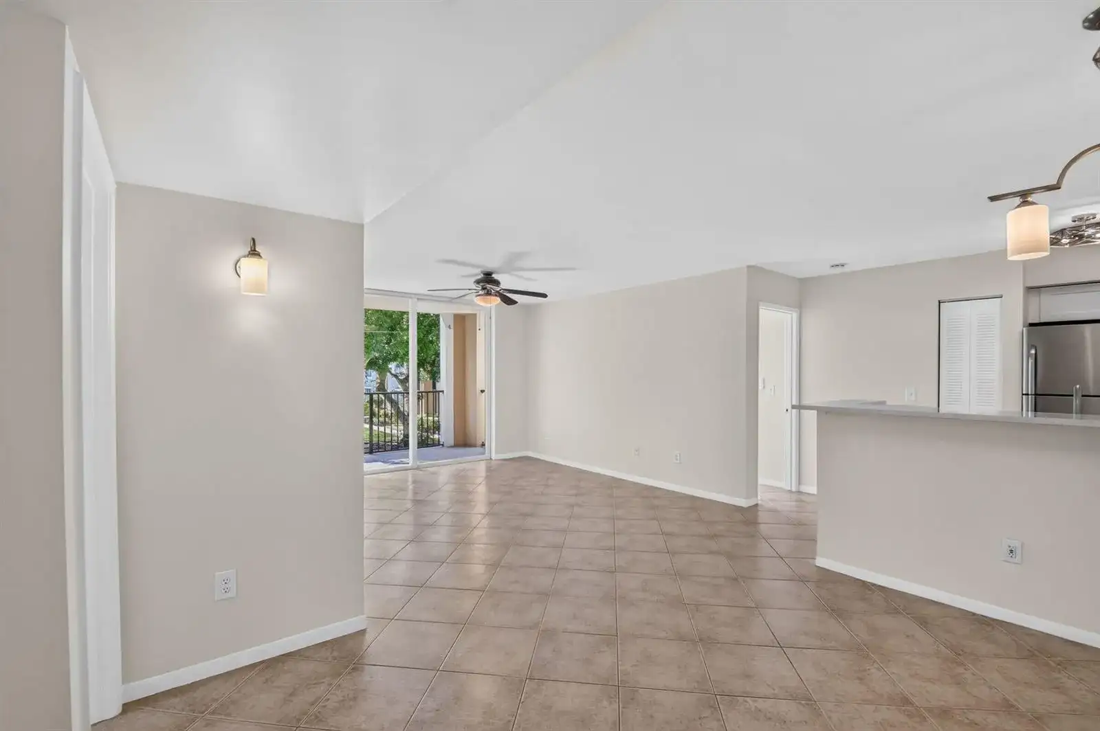 107 Yacht Club Way # 208, Hypoluxo FL 33462 photo 2
