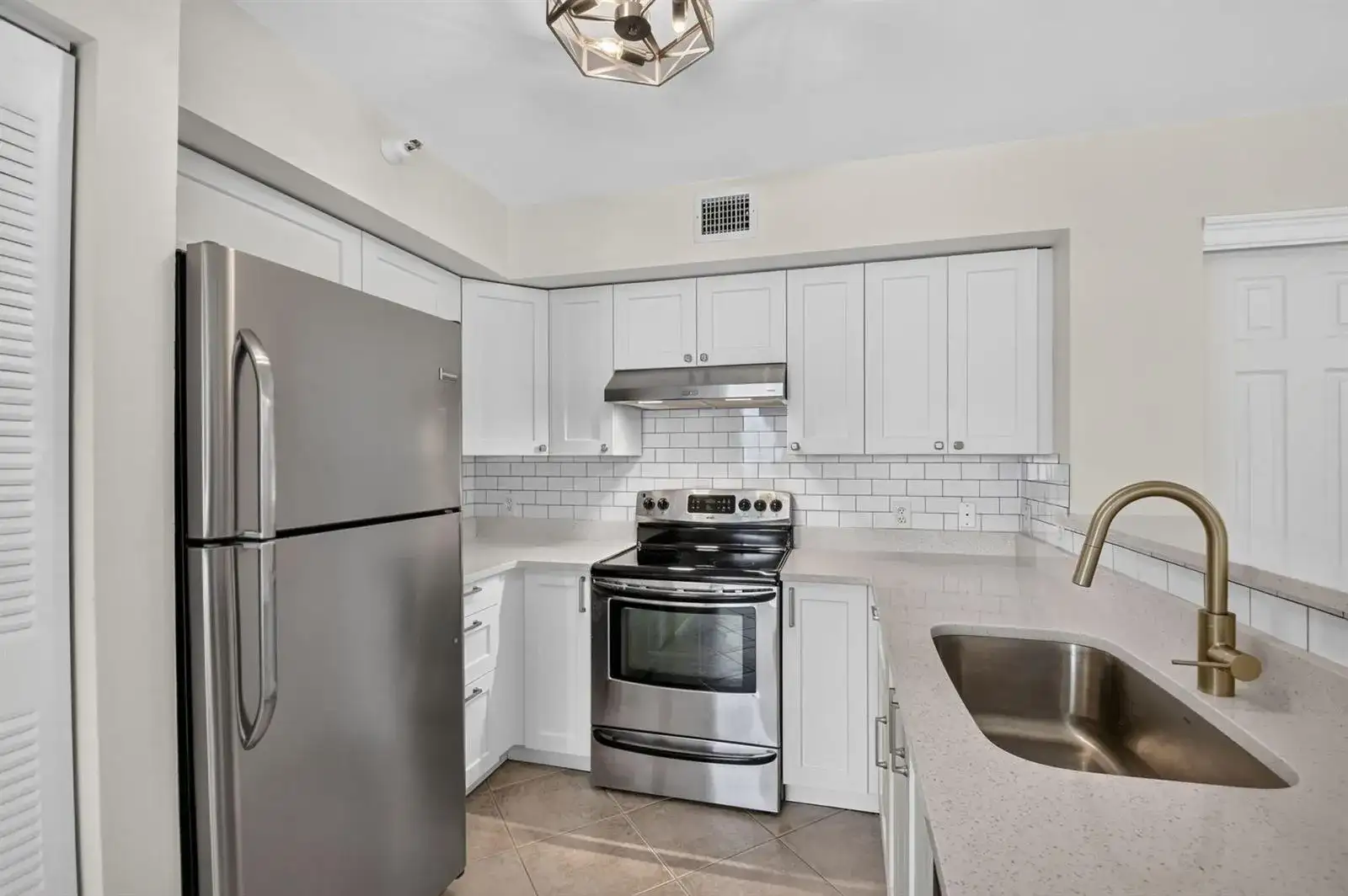107 Yacht Club Way # 208, Hypoluxo FL 33462 photo 5