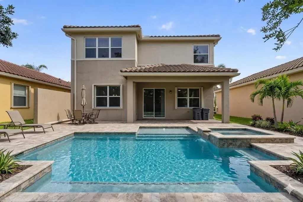 8135 Cantabria Falls Drive, Boynton Beach FL 33473