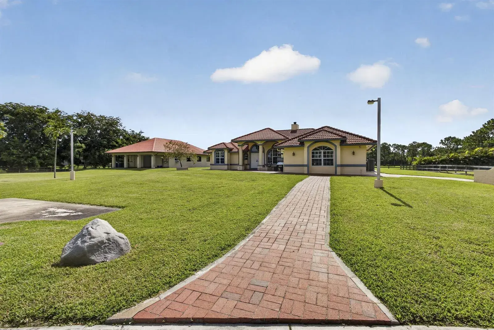 2564 Deer Run Trail, Loxahatchee FL 33470