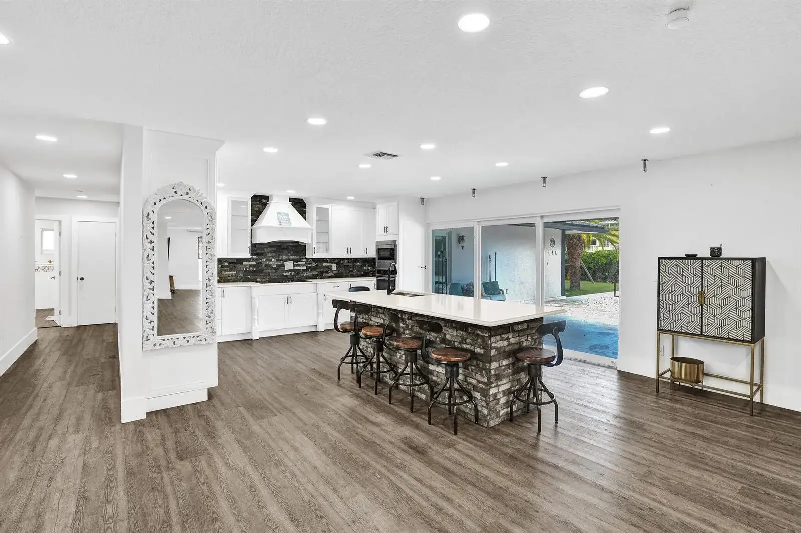 343 Layne Boulevard, Hallandale Beach FL 33009 photo 4