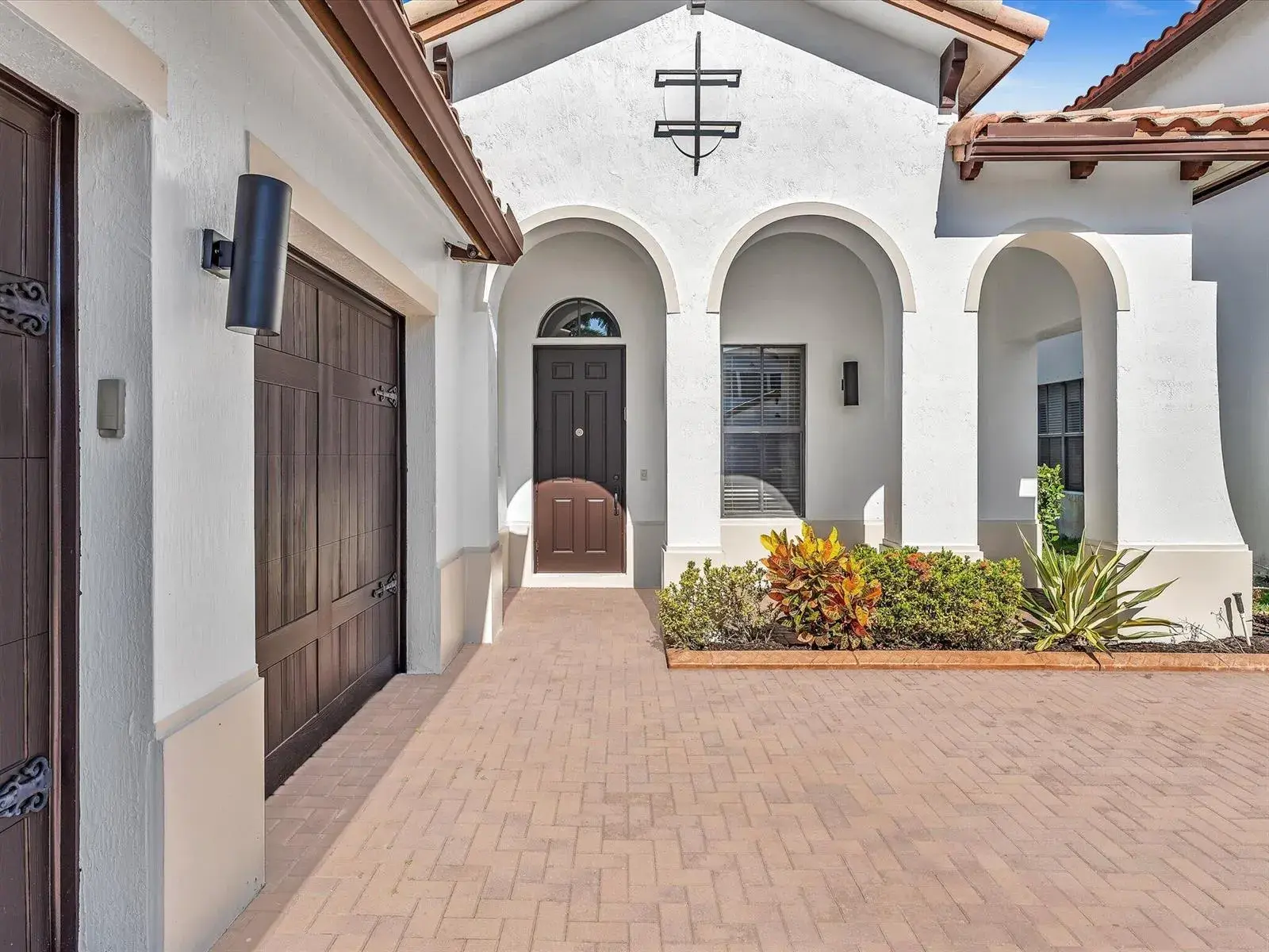 2680 NW 84th Way, Pembroke Pines FL 33024