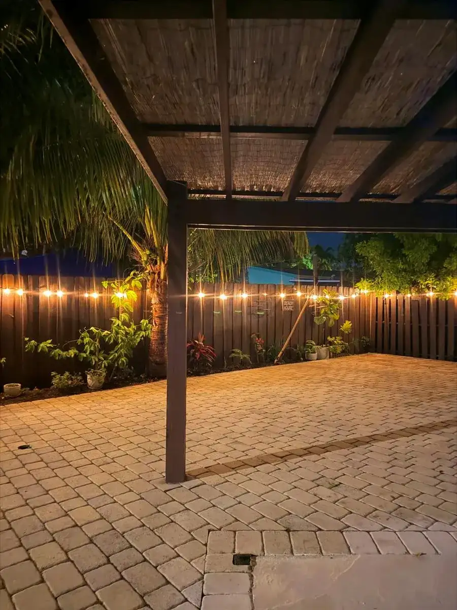 2480 NE 13th Terrace, Pompano Beach FL 33064 photo 2