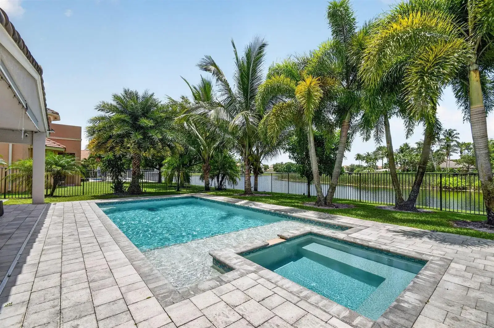 8890 Cobblestone Point Circle, Boynton Beach FL 33472 photo 2