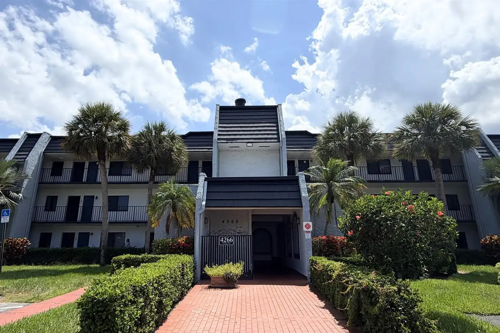 4266 Deste Court # 101, Lake Worth FL 33467