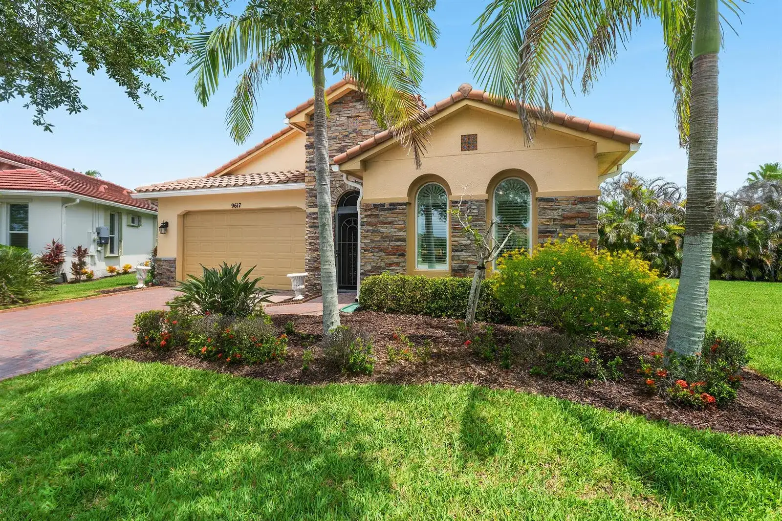 9617 SW Gum Tree Court, Port St. Lucie FL 34987 photo 2