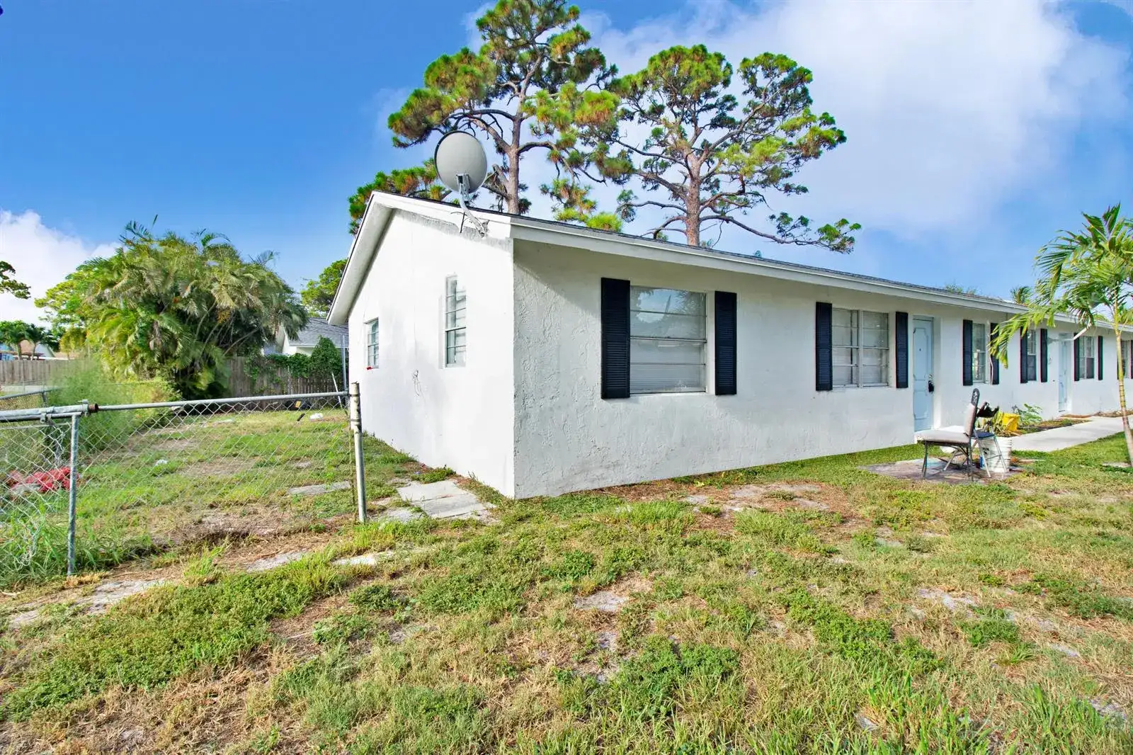 3040 Martin Avenue, FL 33463 photo 3