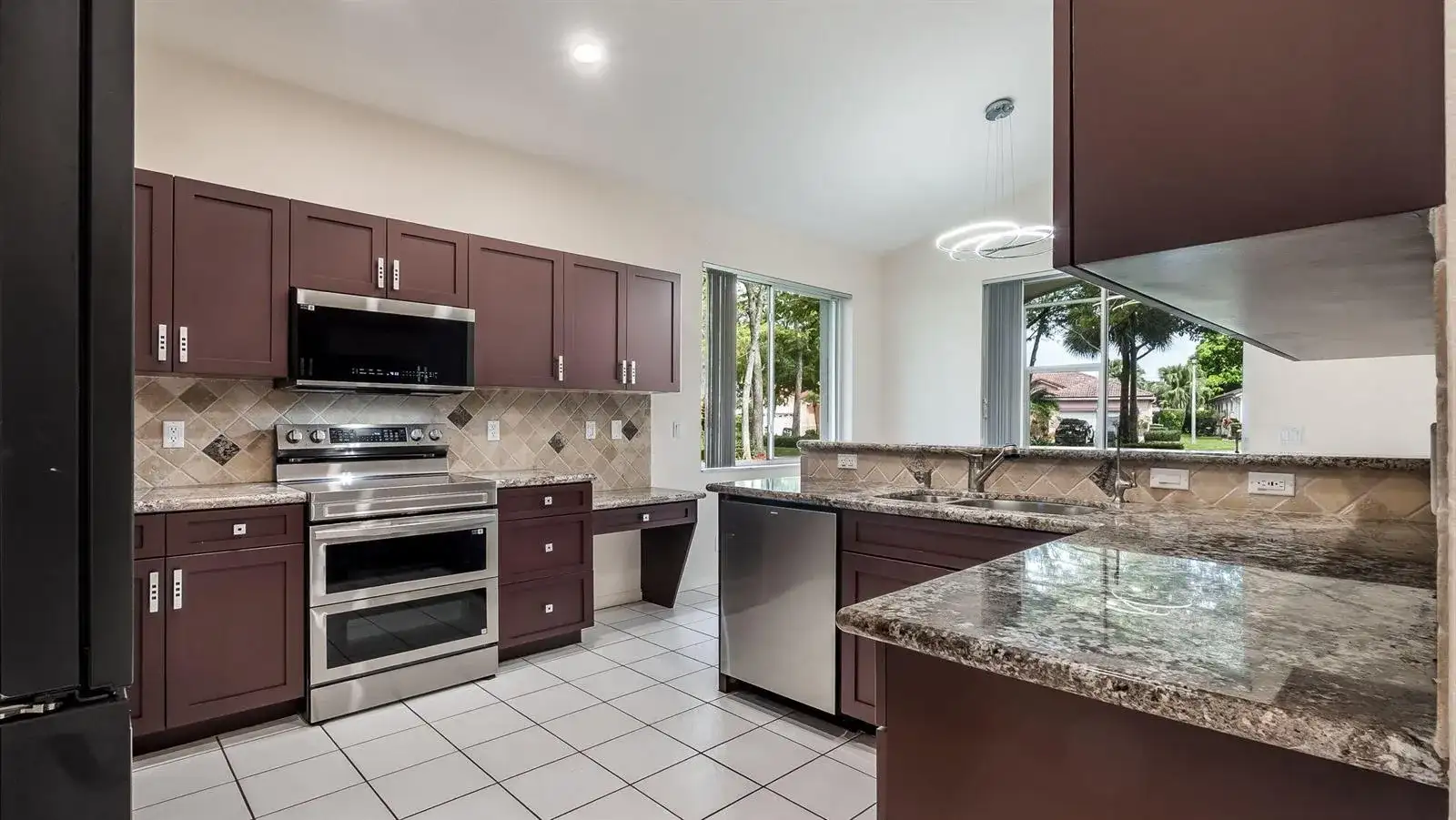 8754 NW 75th Place, Tamarac FL 33321 photo 2