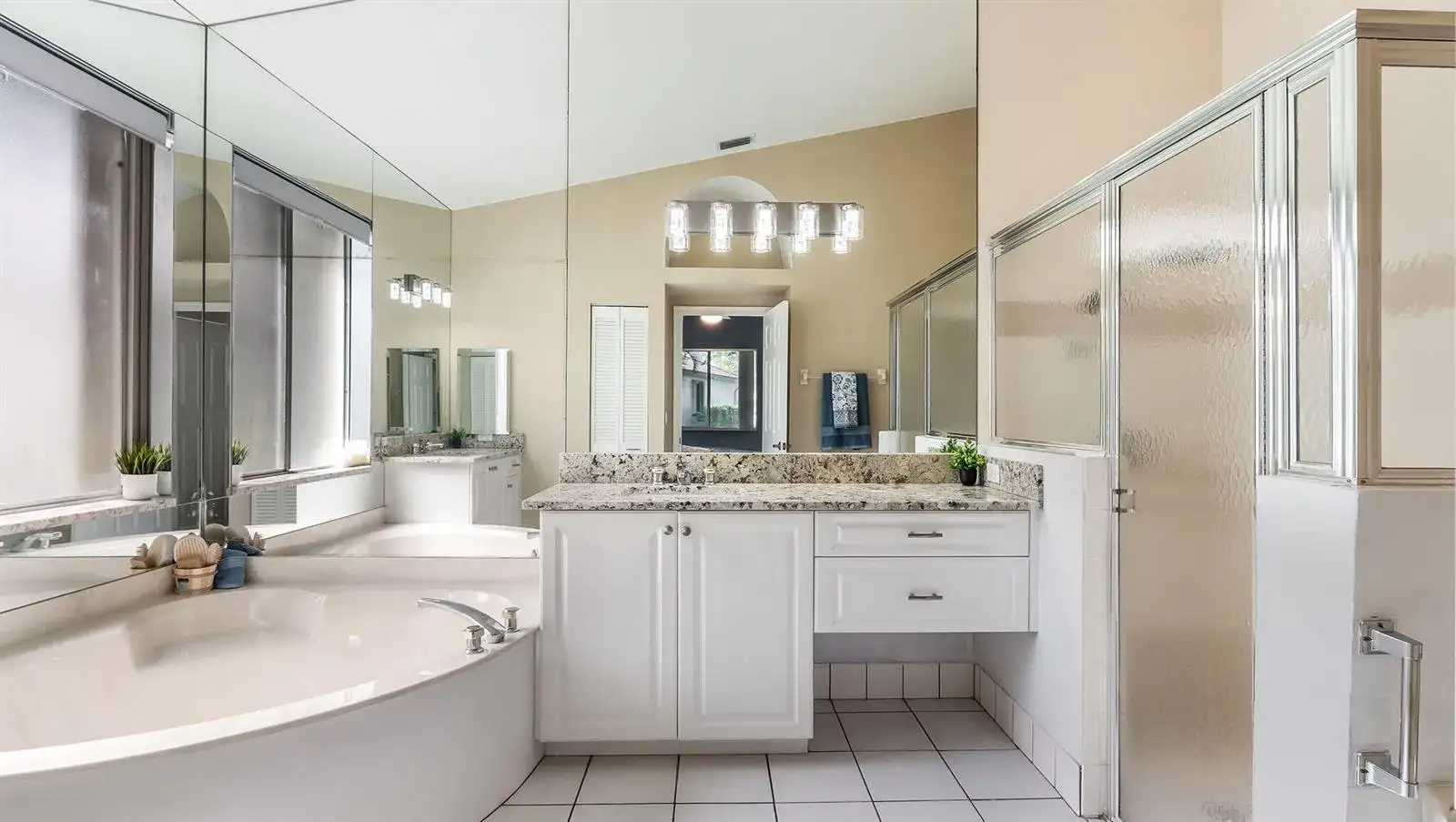 8754 NW 75th Place, Tamarac FL 33321 photo 5
