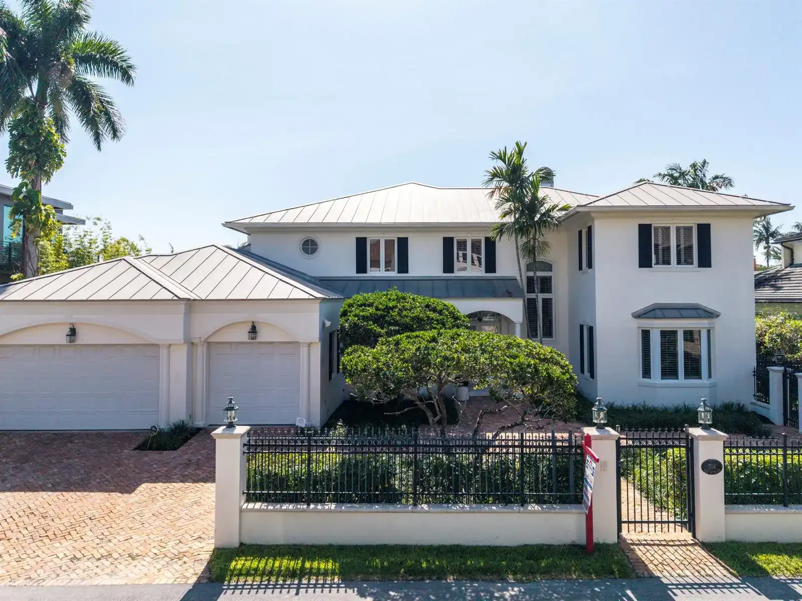 704 Isle Of Palms Drive, Fort Lauderdale FL 33301
