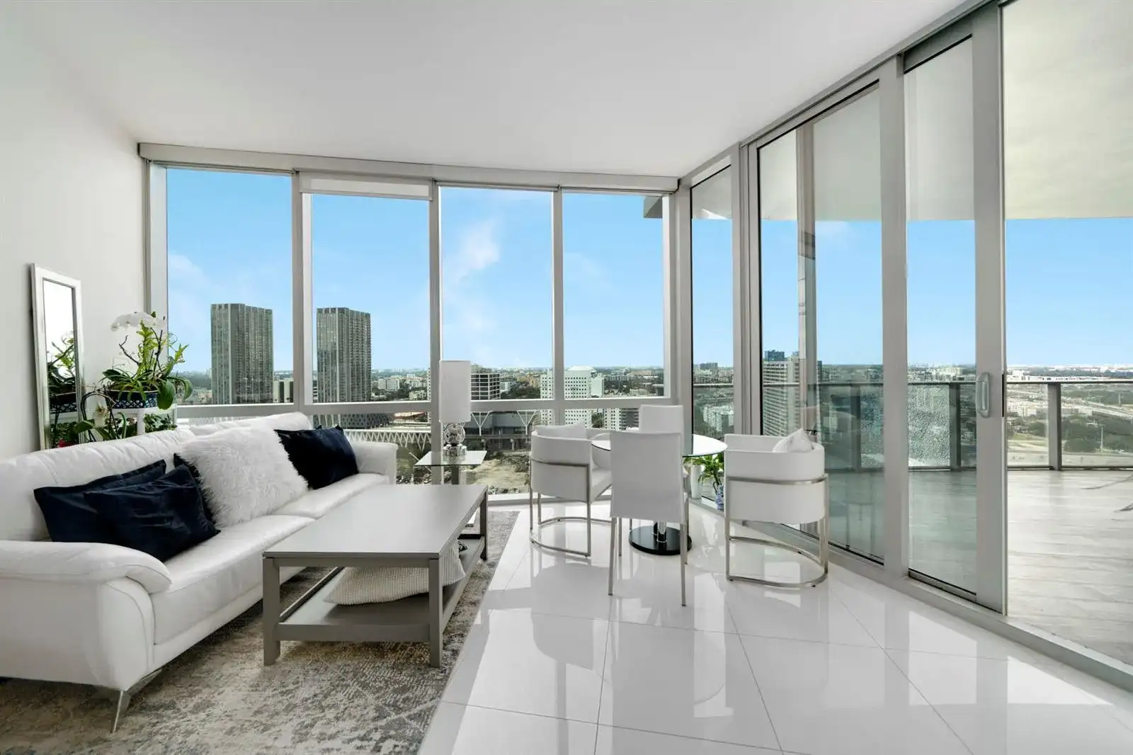 851 NE 1st Avenue # 2410, Miami FL 33132