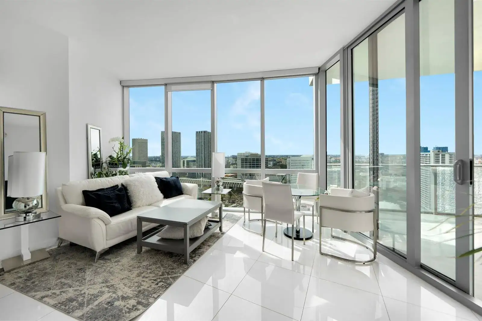 851 NE 1st Avenue # 2410, Miami FL 33132 photo 2