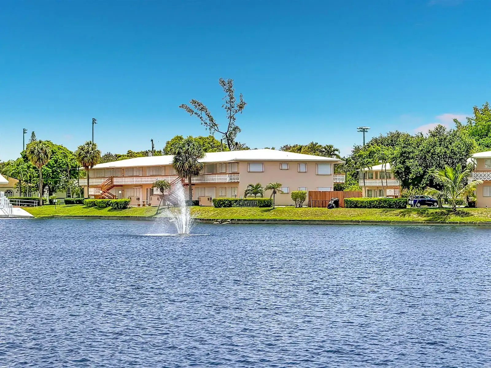 1050 SW 11th Street # L2, Hallandale Beach FL 33009 photo 2