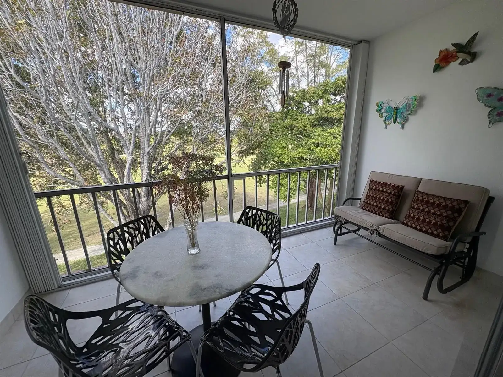 1055 Country Club Drive # 404, Margate FL 33063 photo 2