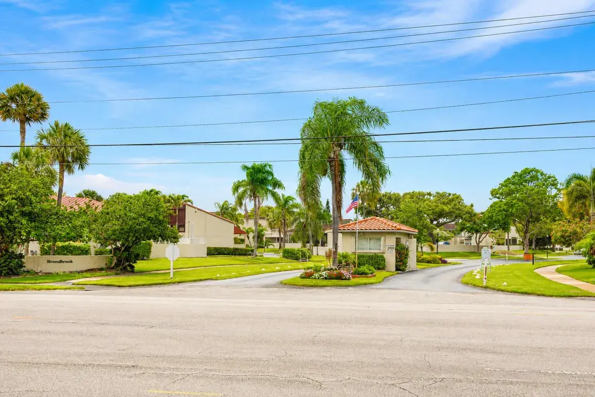 2601 Boundbrook Boulevard # 205, Palm Springs FL 33406