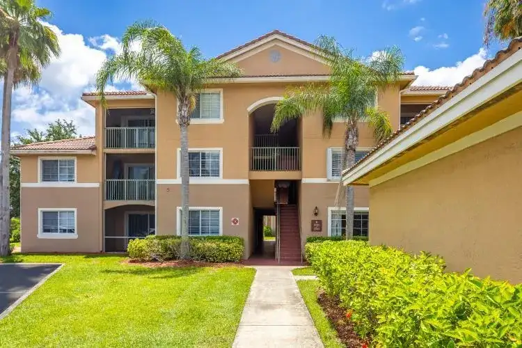 3721 NW Mediterranean Lane # 304, Jensen Beach FL 34957 photo 2