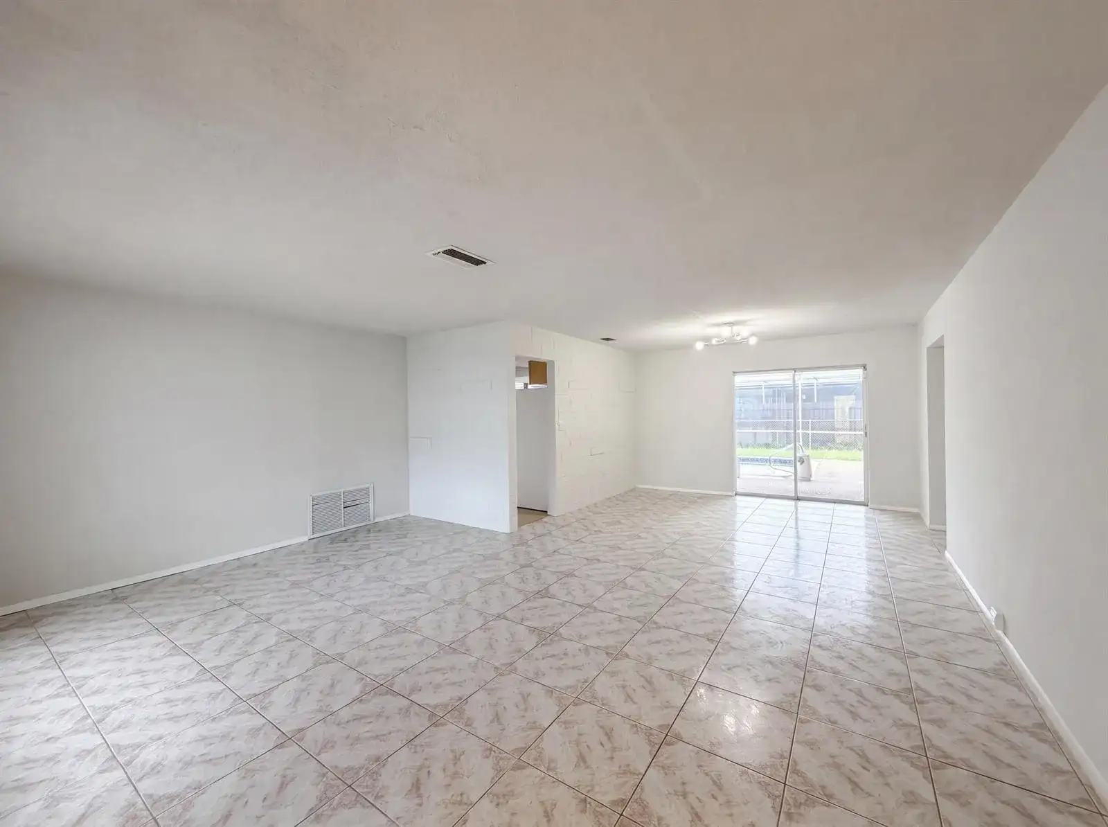 7141 Harbour Boulevard, Miramar FL 33023 photo 3