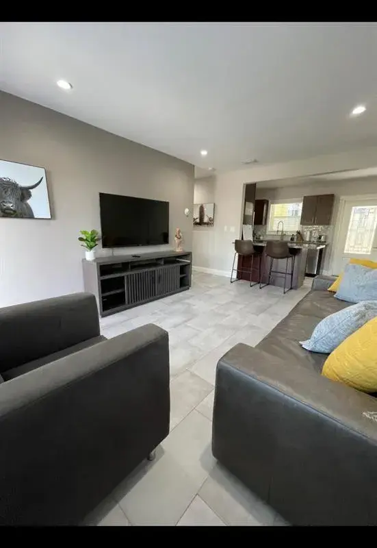 400 SW 12th # 2, Fort Lauderdale FL 33315