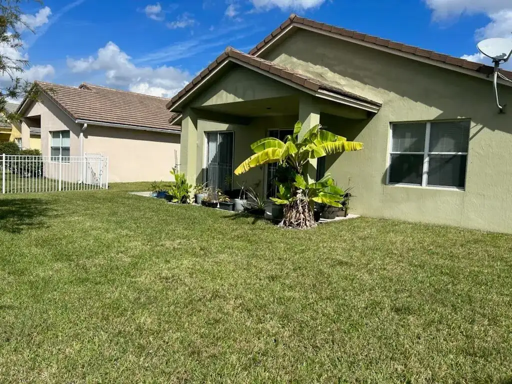 9981 SW Glenbrook Drive, Port St. Lucie FL 34987 photo 2