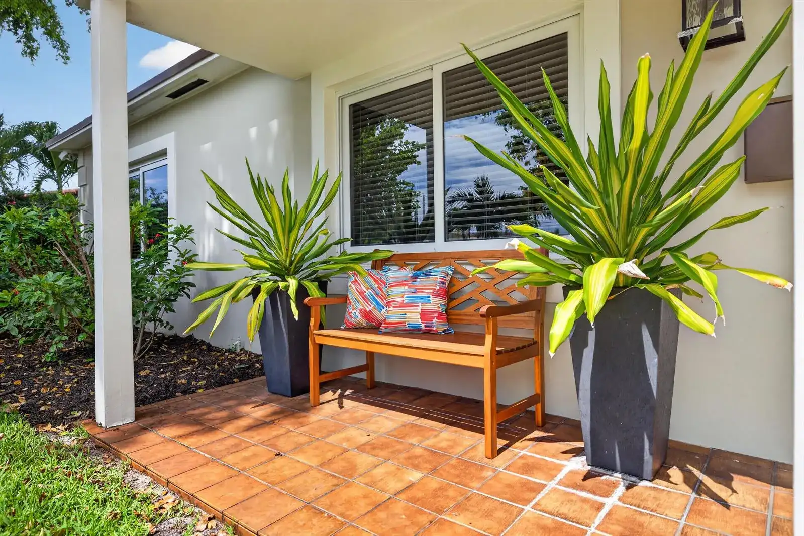 2627 NE 10th Avenue, Wilton Manors FL 33334 photo 2