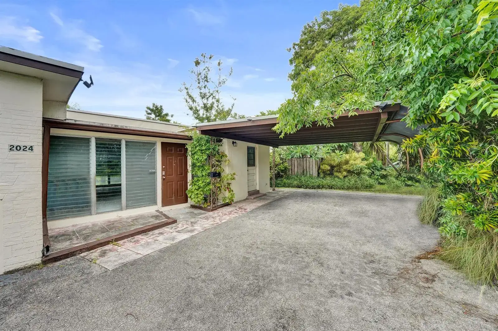 2024 NE 26th Drive, Wilton Manors FL 33306 photo 2