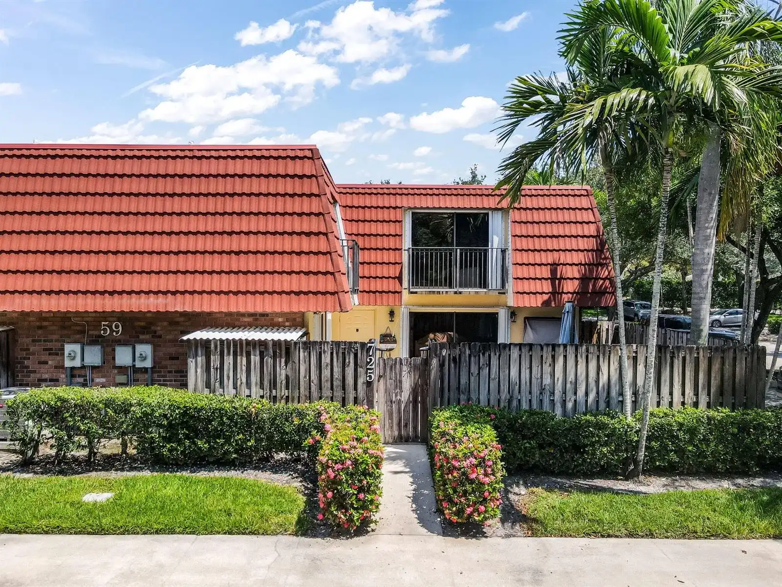 725 NW 99th Circle, Plantation FL 33324