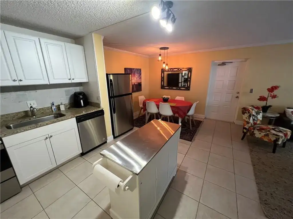 1009 Green Pine Boulevard # G1, West Palm Beach FL 33409 photo 3