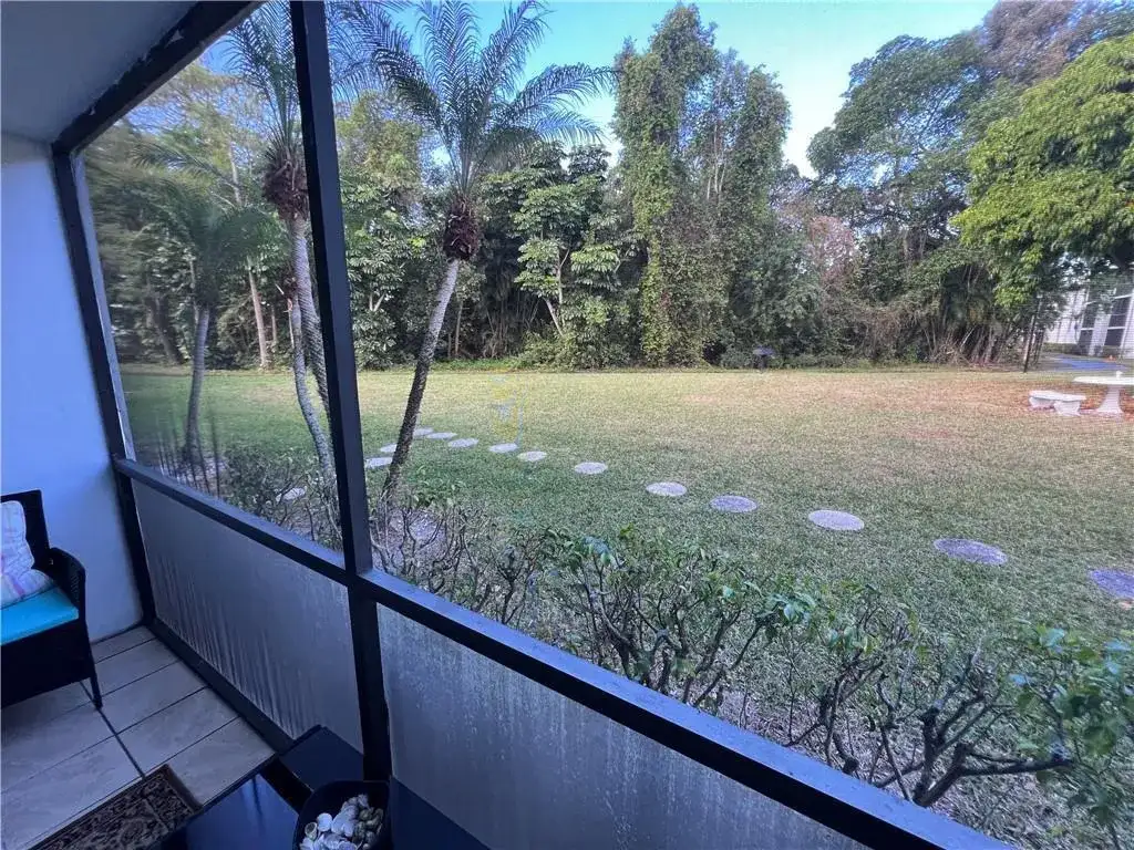 1009 Green Pine Boulevard # G1, West Palm Beach FL 33409 photo 5