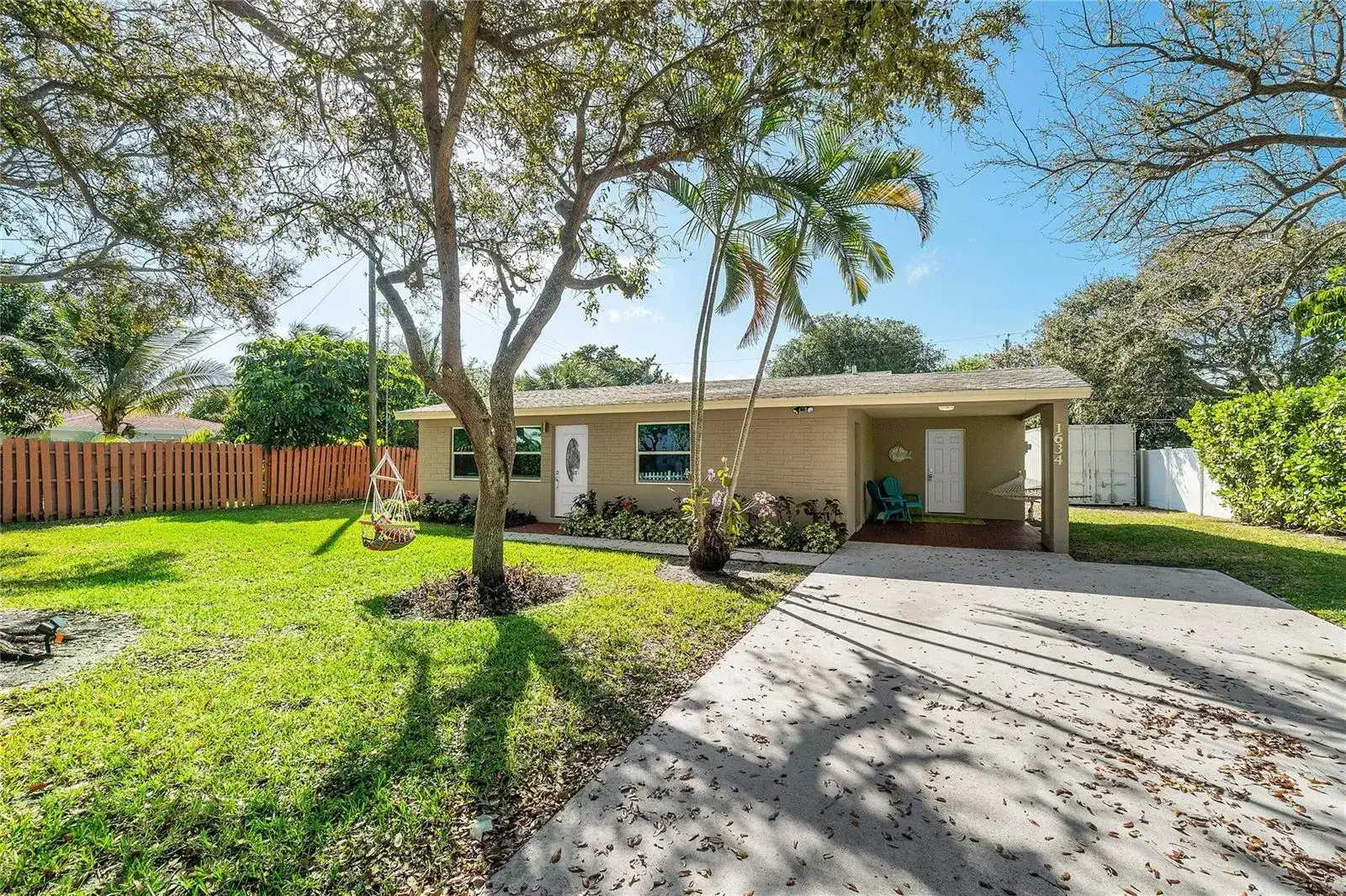 1634 NE 3rd Avenue, Delray Beach FL 33444 photo 2