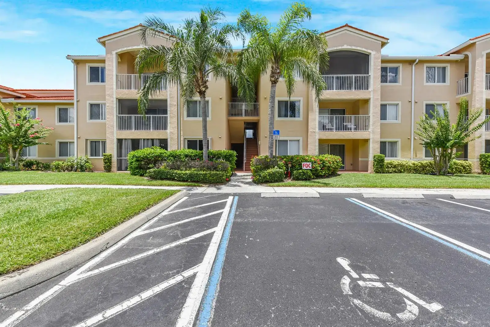 1590 S 42nd Circle # 106, Vero Beach FL 32967 photo 2