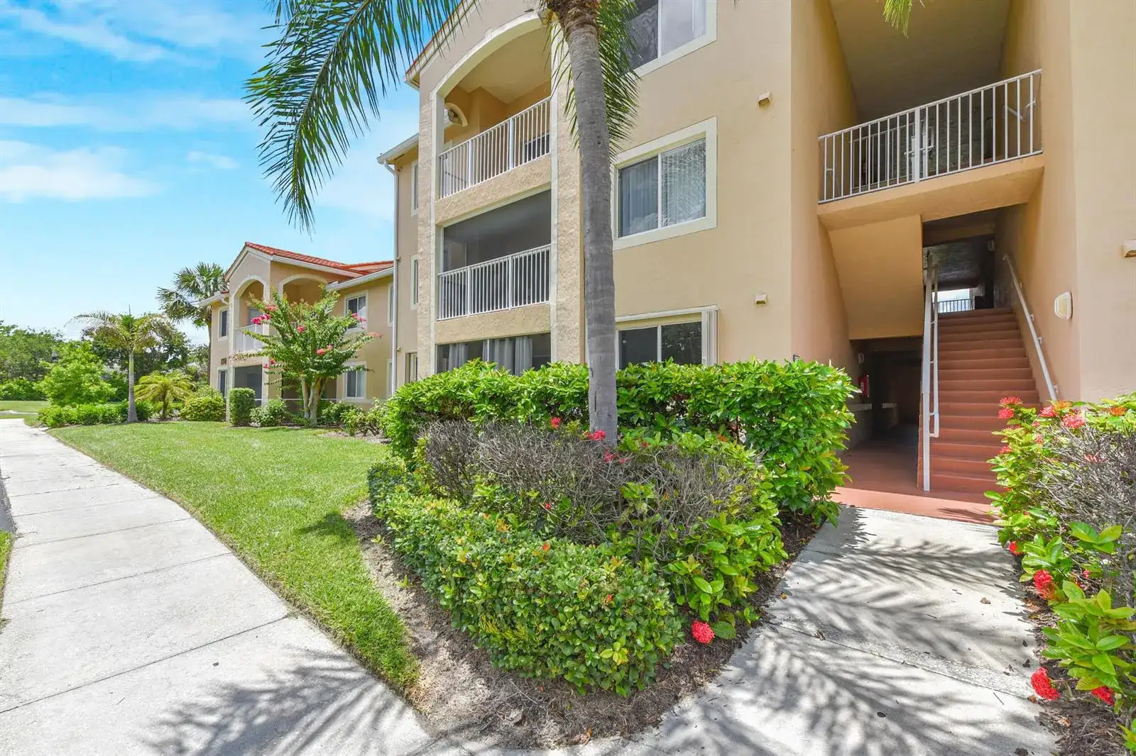 1590 S 42nd Circle # 106, Vero Beach FL 32967 photo 3