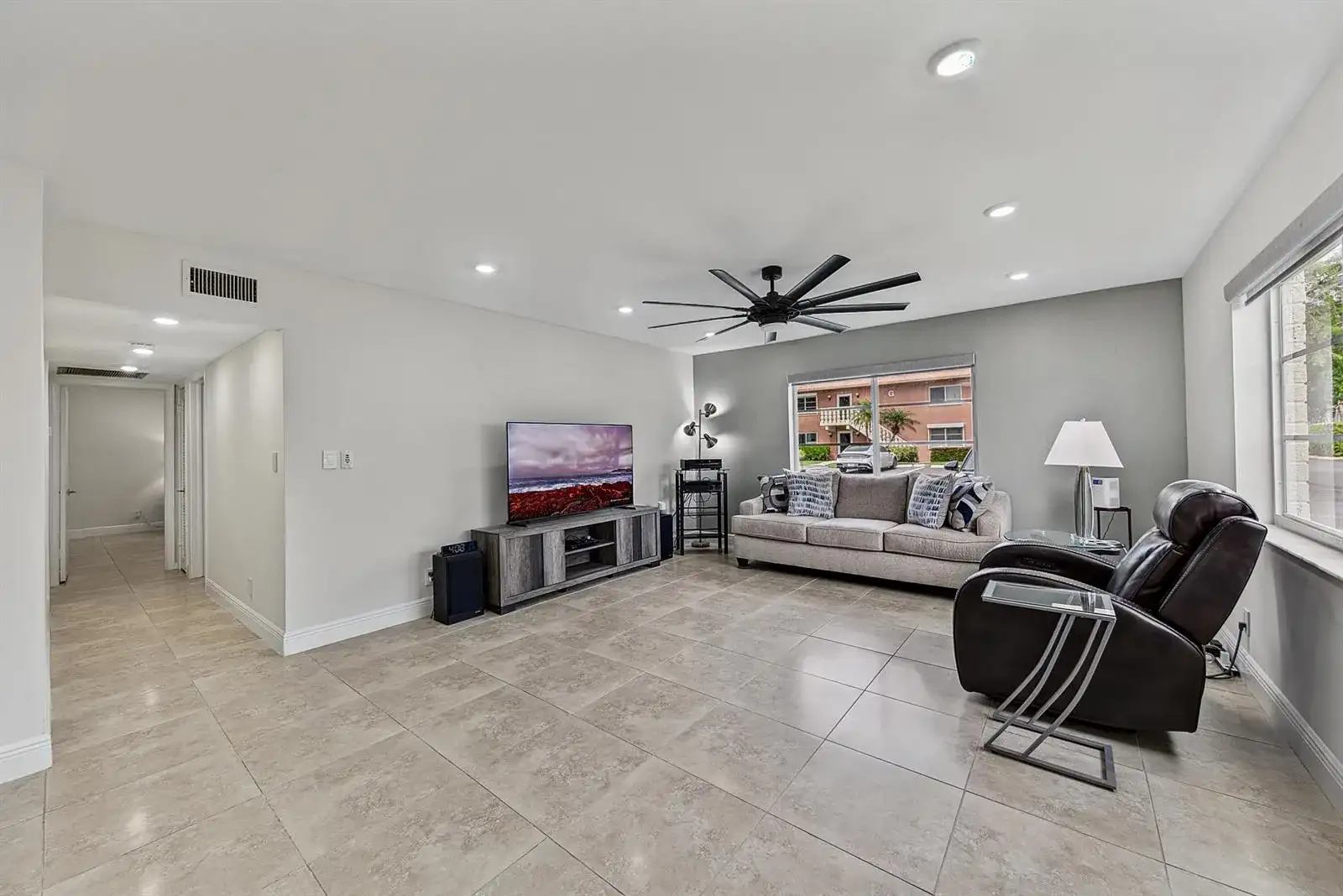 9 NE 19th Court # C112, Wilton Manors FL 33305 photo 3