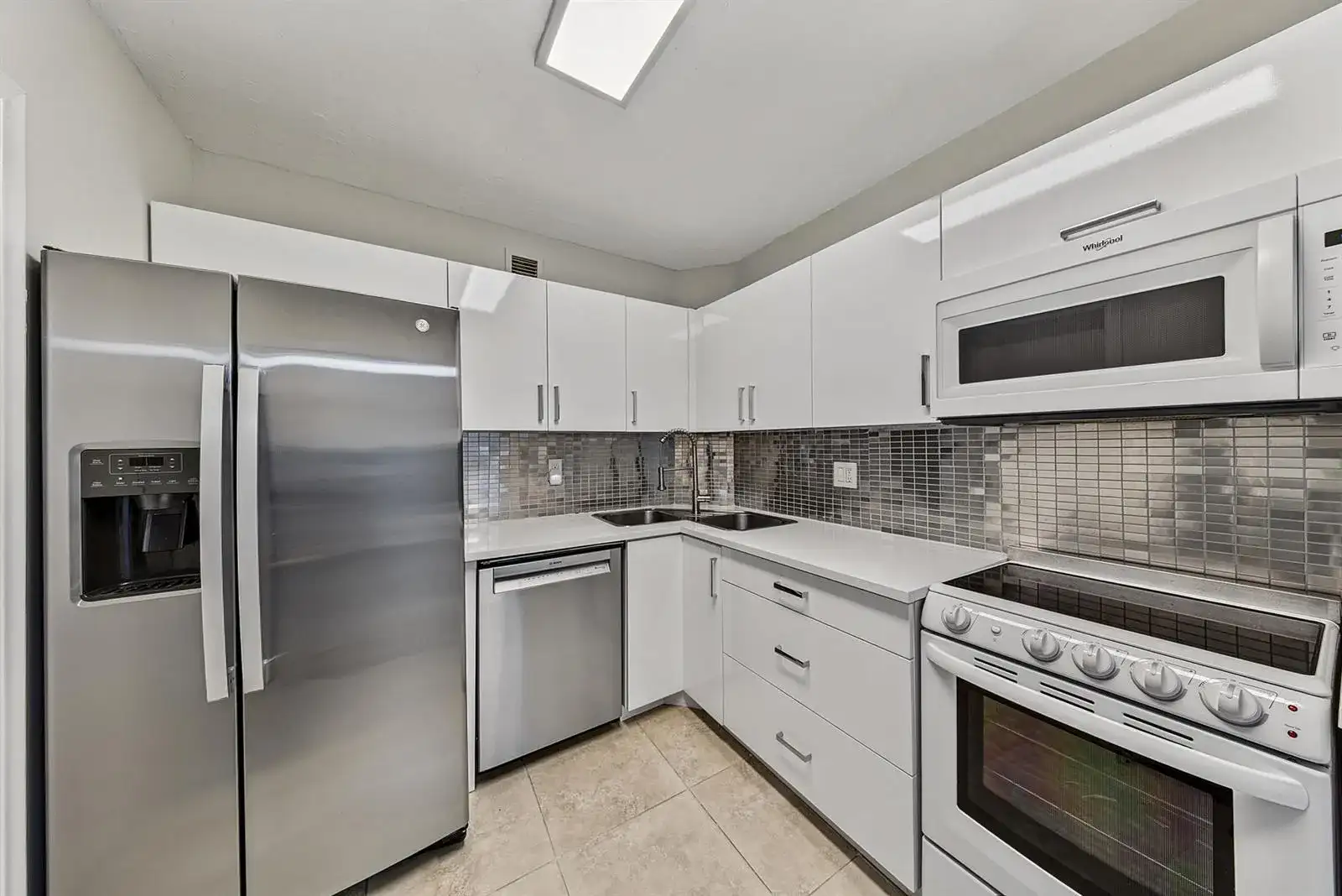 9 NE 19th Court # C112, Wilton Manors FL 33305 photo 5