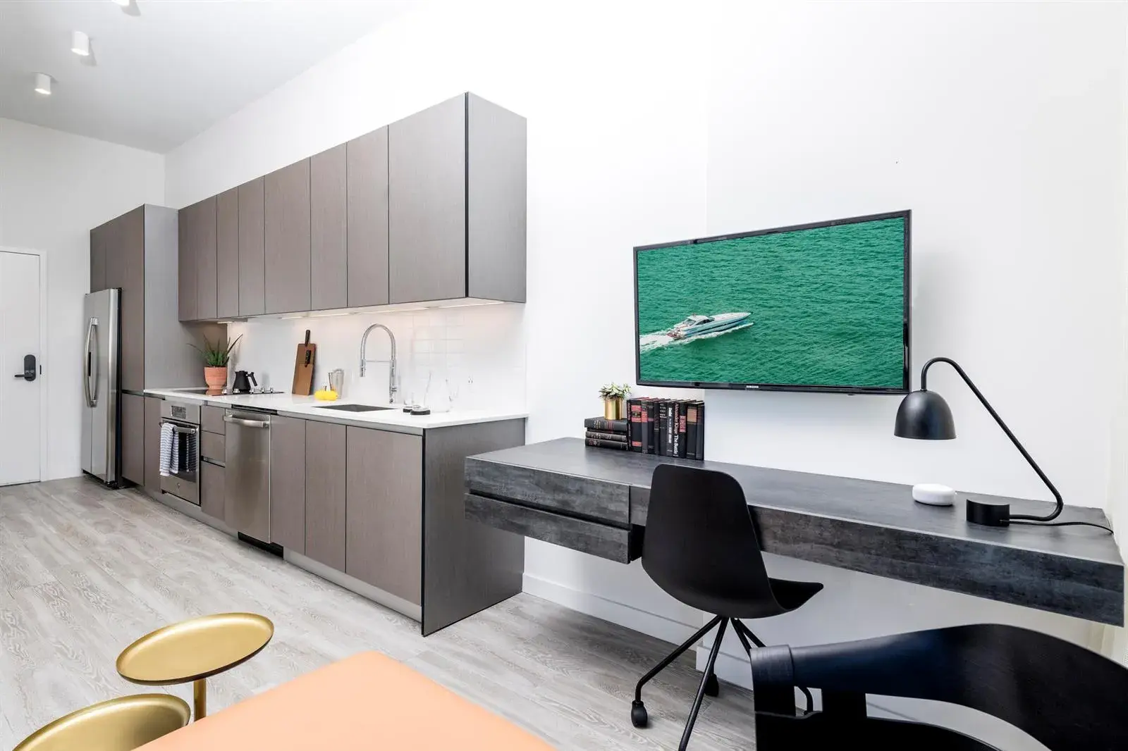240 NW 25th Street # 720, Miami FL 33127