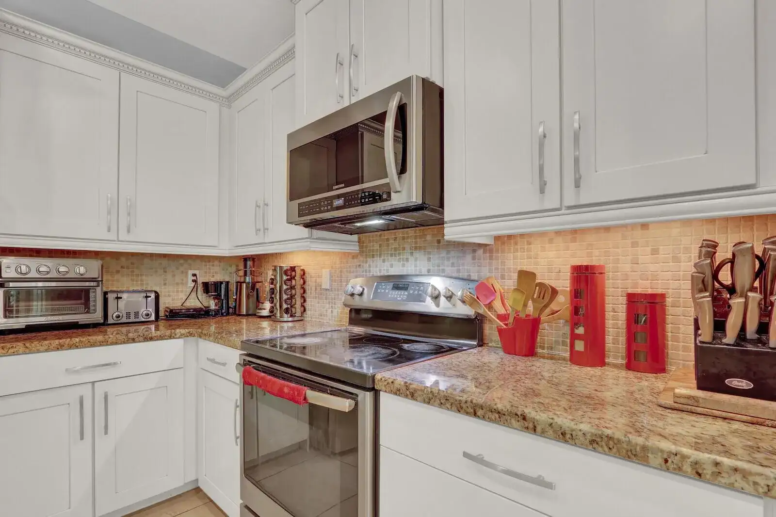 4701 Foxtail Palm Court, FL 33463 photo 3