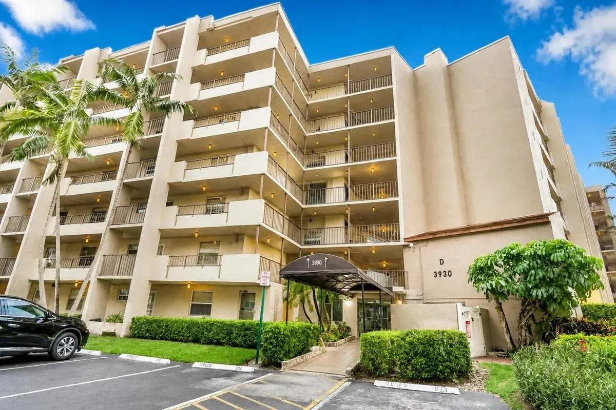 3930 Inverrary Boulevard # 303, Lauderhill FL 33319